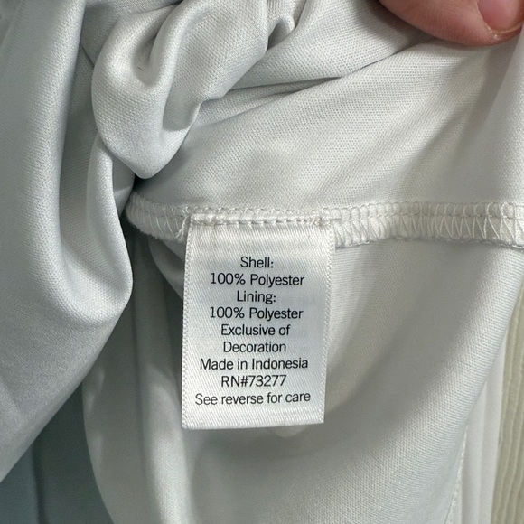 Nine West White Pleated Top with Keyhole Back - Picture 4 of 6